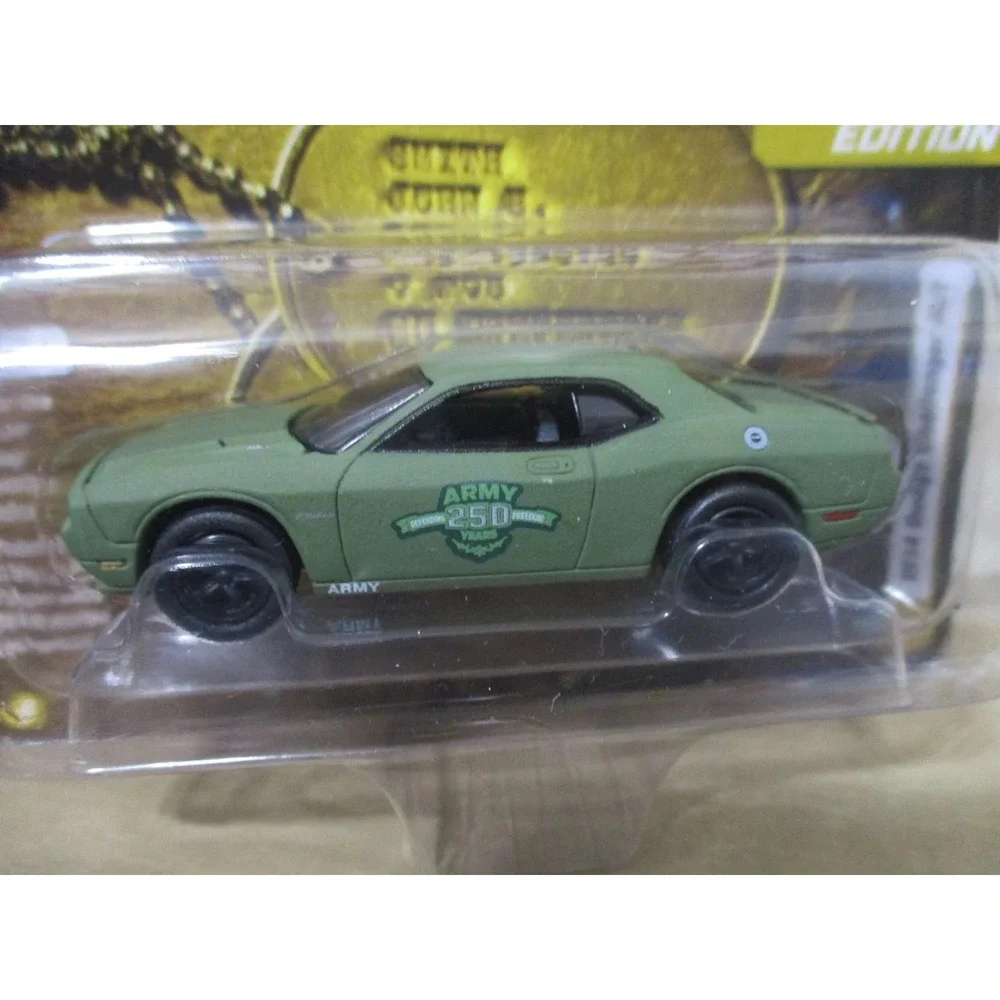 Johnny Lightning Army 250 years  2014 Dodge‎ Green Challenger R/T  Version B